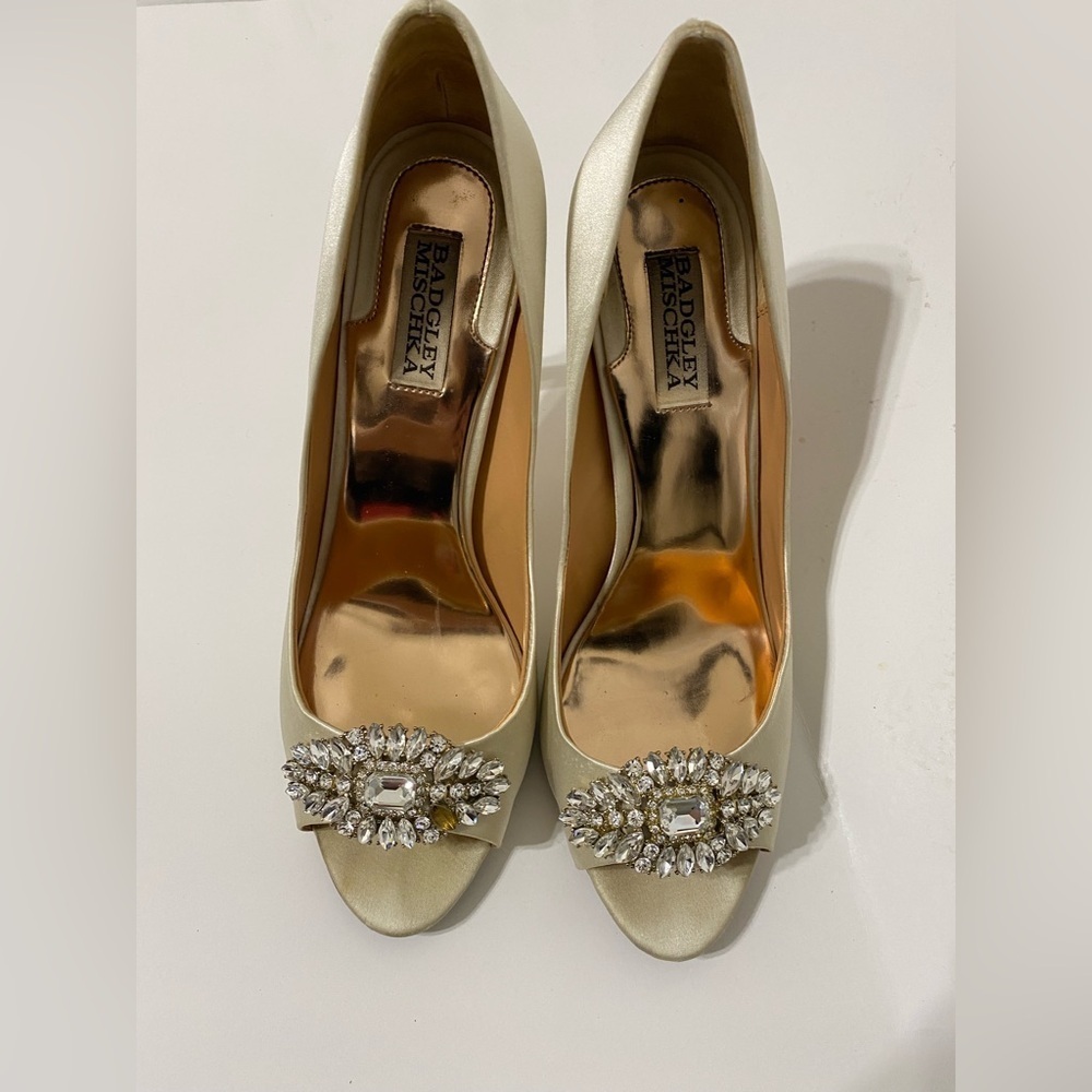 Badgley Mischka Women's Cream Embellished Heels size 9.5